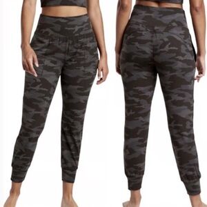 Athleta Salutation Camo Jogger